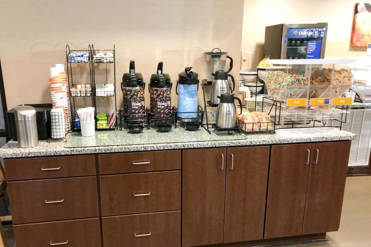 Giles Hotel Inn And Suites Pulaski المظهر الخارجي الصورة