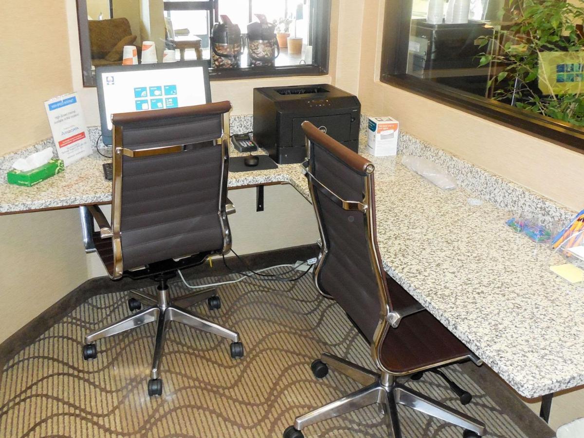 Giles Hotel Inn And Suites Pulaski المظهر الخارجي الصورة