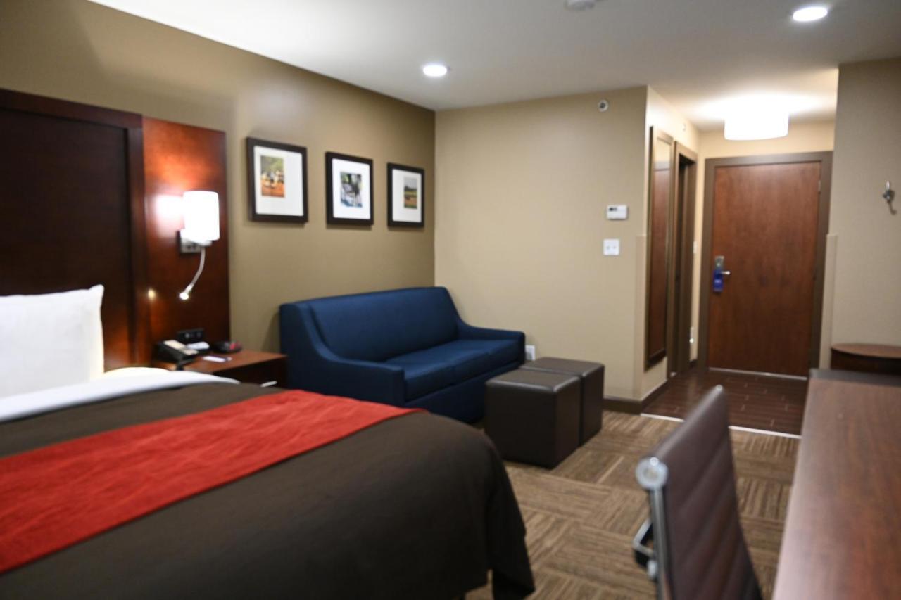 Giles Hotel Inn And Suites Pulaski المظهر الخارجي الصورة
