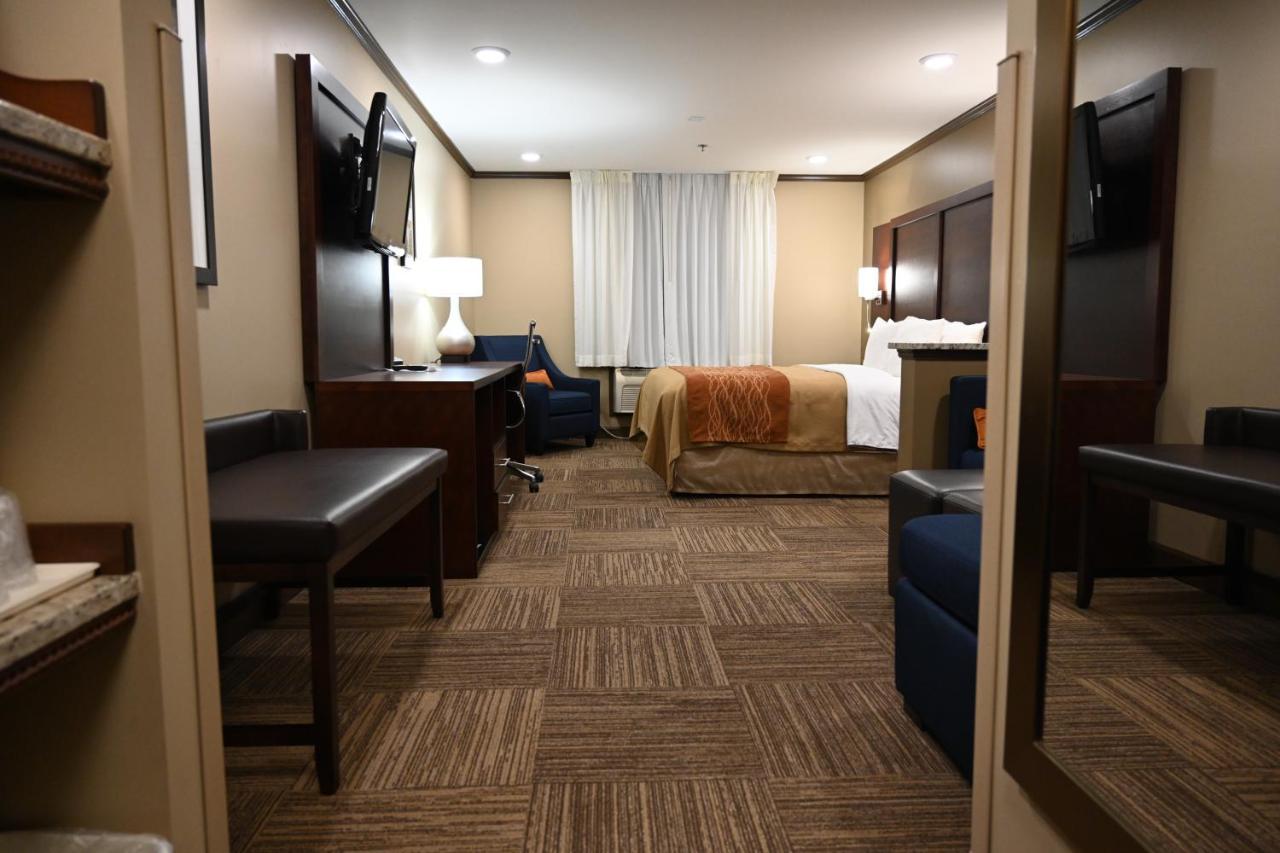 Giles Hotel Inn And Suites Pulaski المظهر الخارجي الصورة