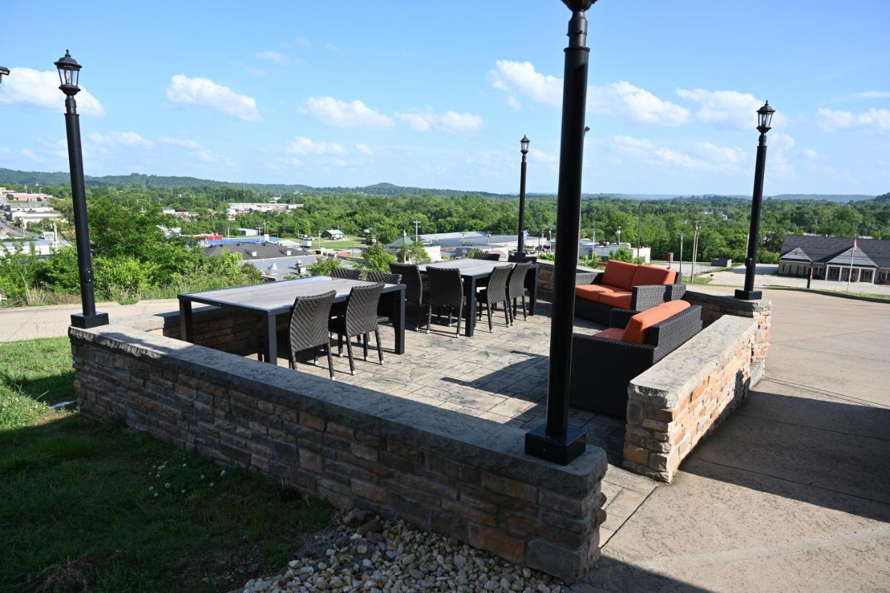 Giles Hotel Inn And Suites Pulaski المظهر الخارجي الصورة