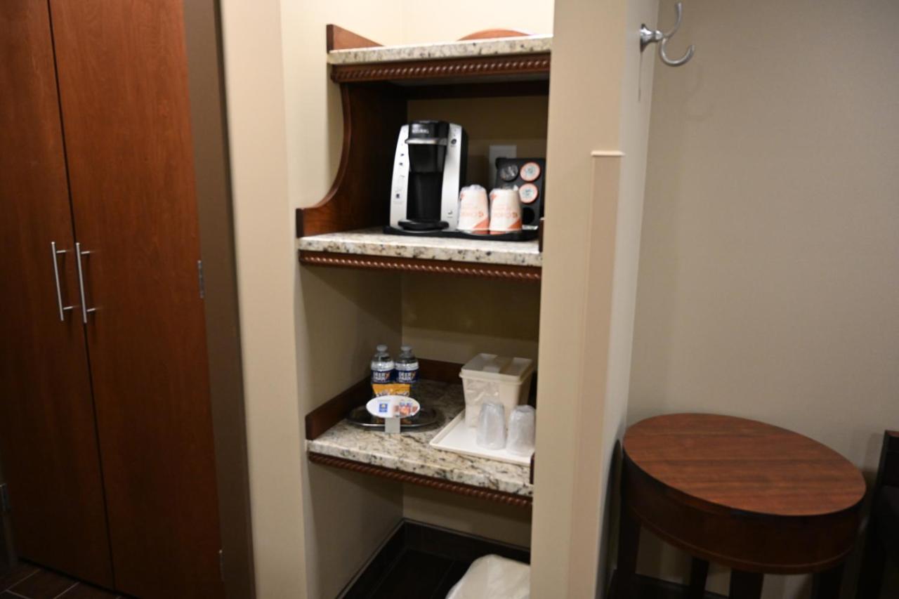 Giles Hotel Inn And Suites Pulaski المظهر الخارجي الصورة