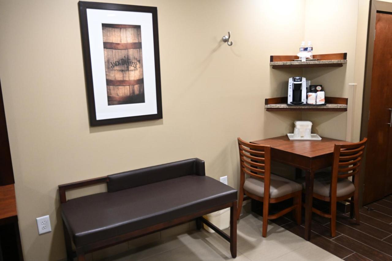 Giles Hotel Inn And Suites Pulaski المظهر الخارجي الصورة