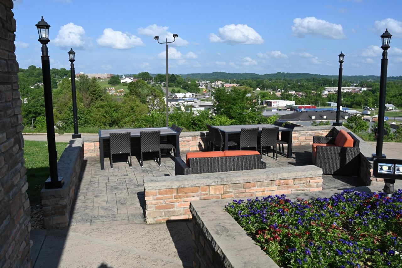 Giles Hotel Inn And Suites Pulaski المظهر الخارجي الصورة
