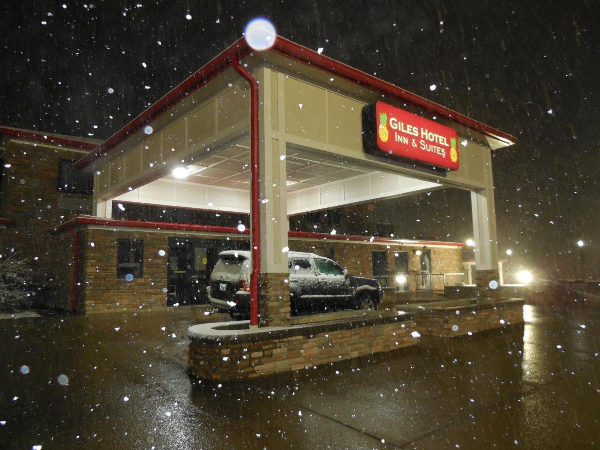 Giles Hotel Inn And Suites Pulaski المظهر الخارجي الصورة