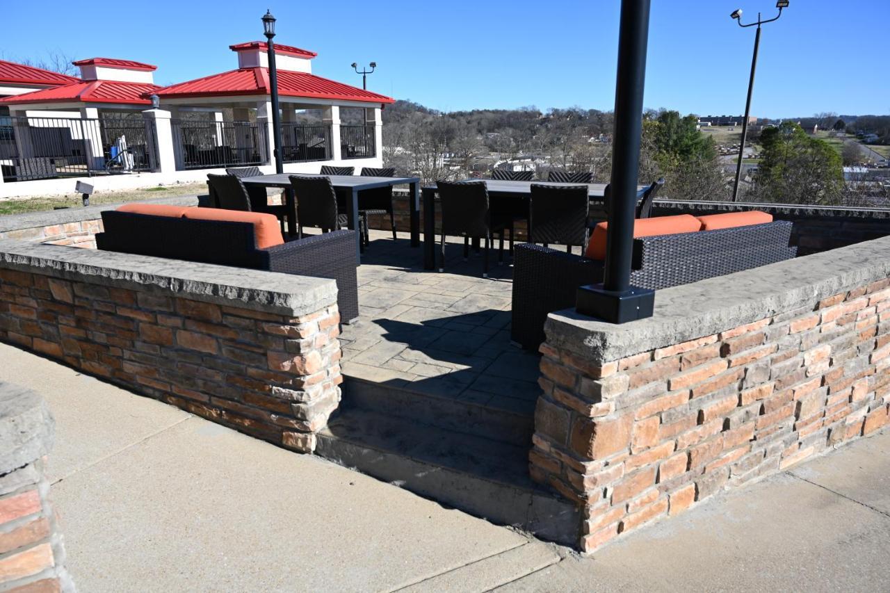 Giles Hotel Inn And Suites Pulaski المظهر الخارجي الصورة