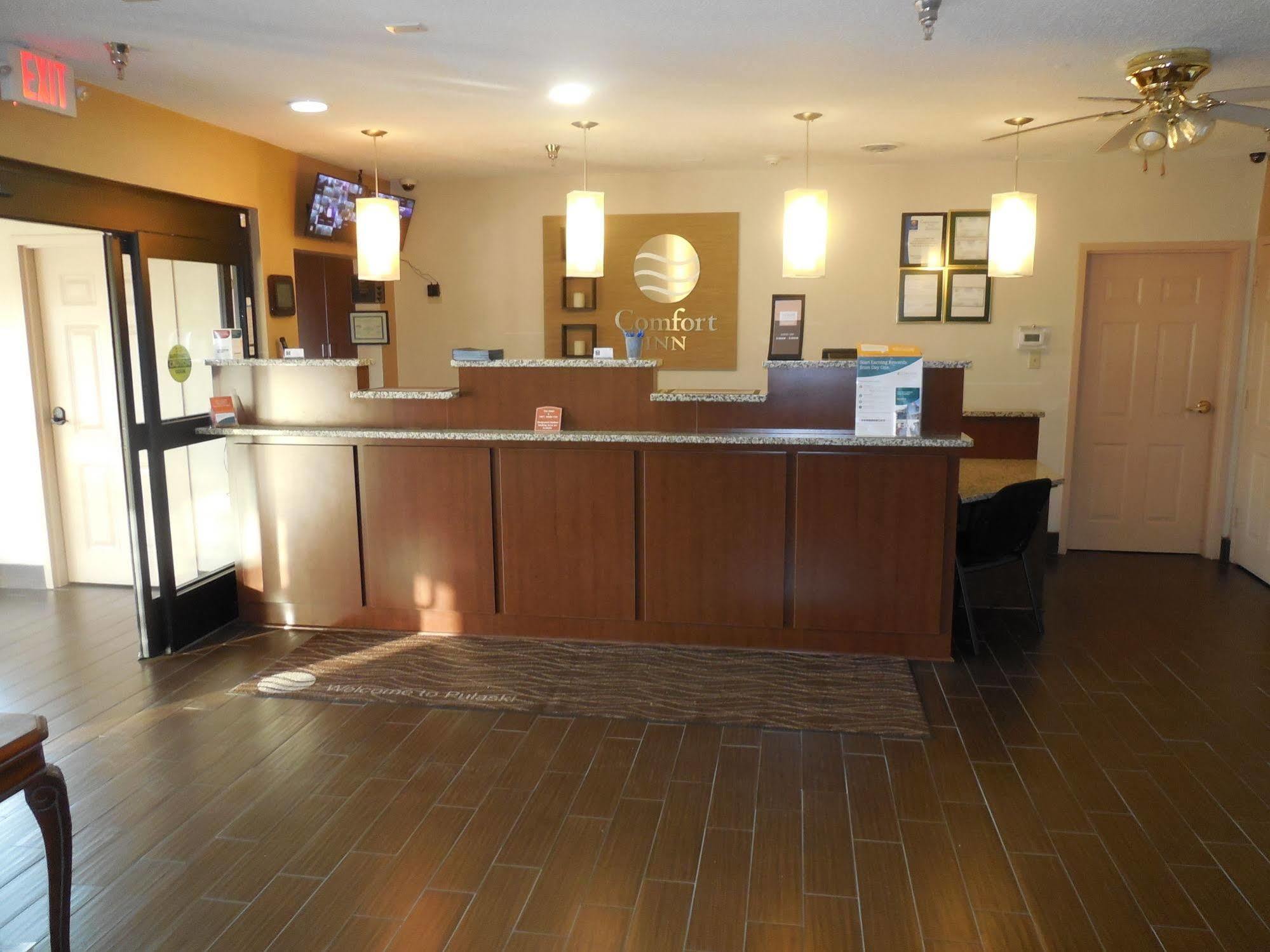Giles Hotel Inn And Suites Pulaski المظهر الخارجي الصورة