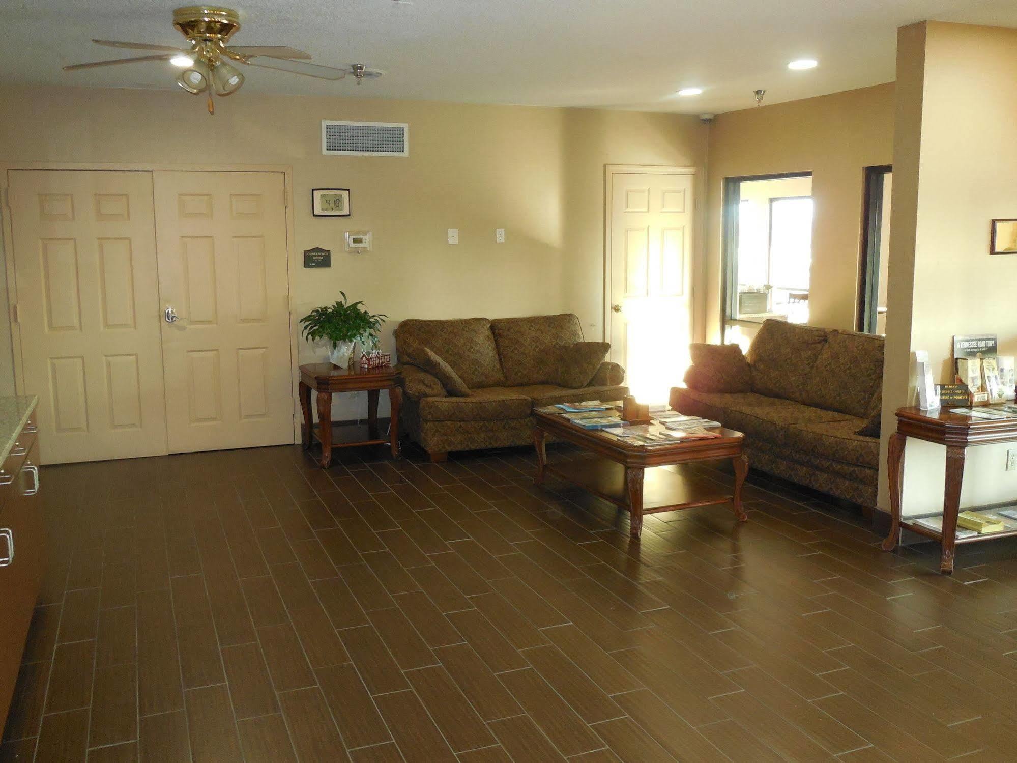 Giles Hotel Inn And Suites Pulaski المظهر الخارجي الصورة
