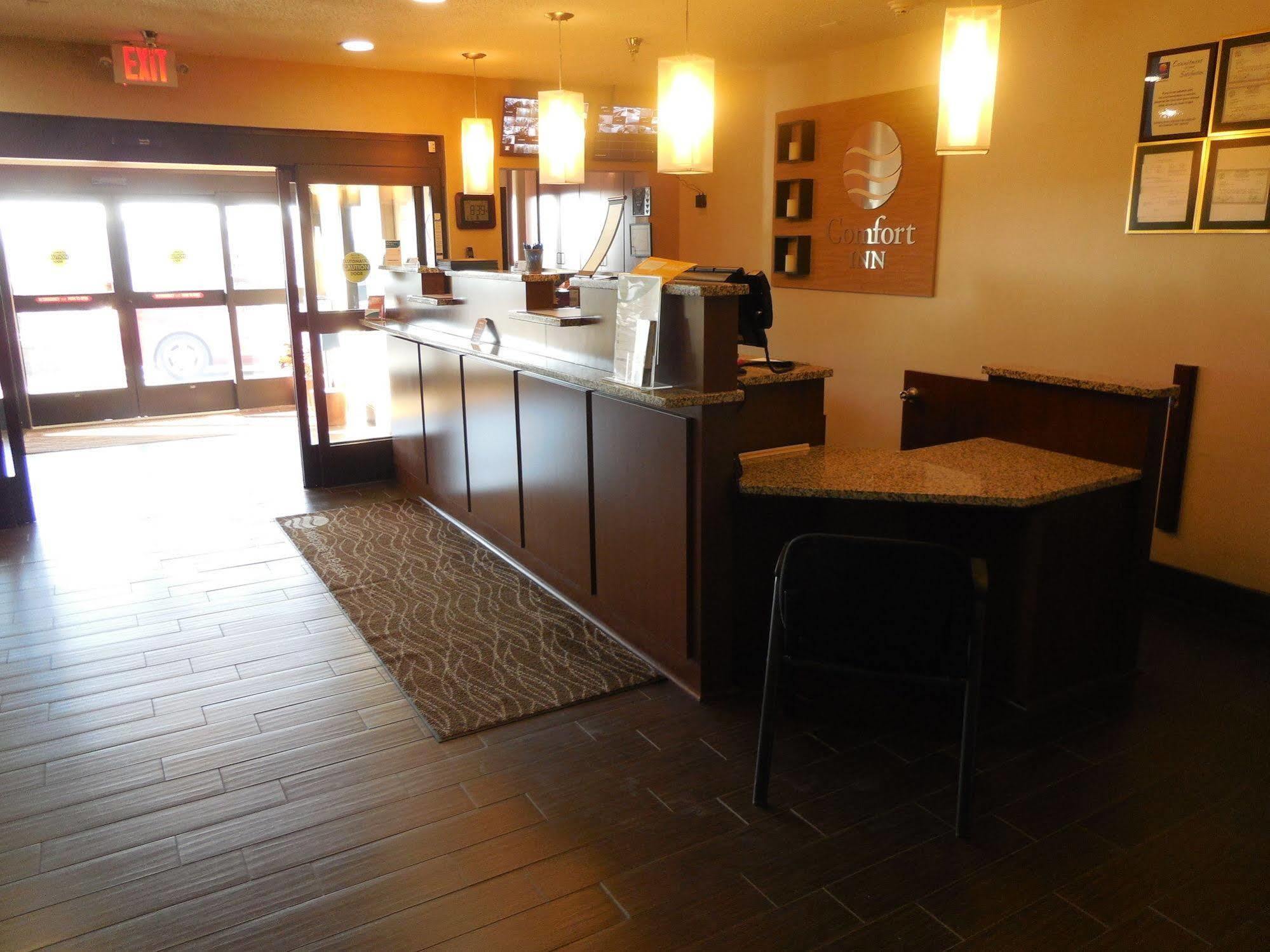 Giles Hotel Inn And Suites Pulaski المظهر الخارجي الصورة