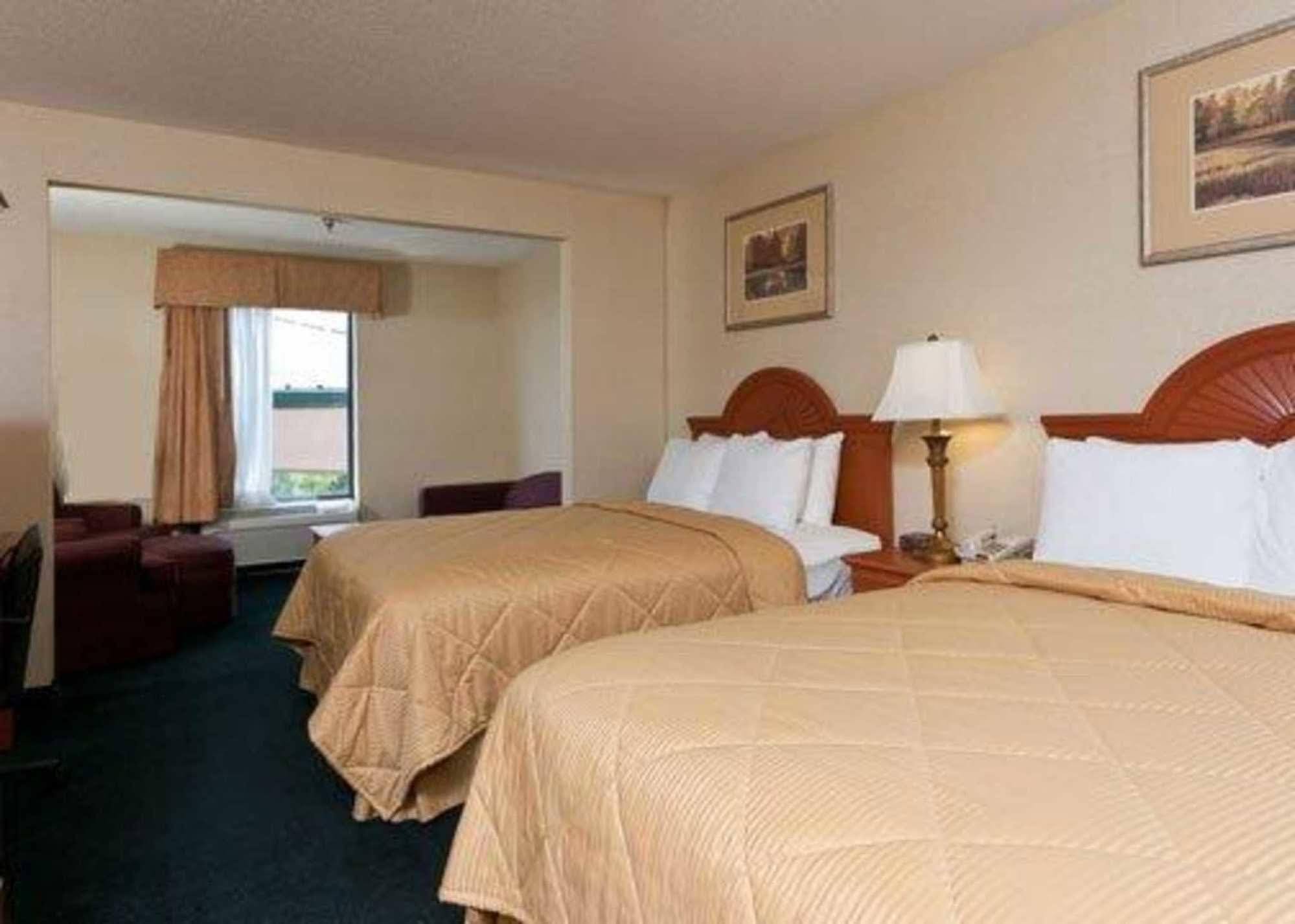 Giles Hotel Inn And Suites Pulaski الغرفة الصورة