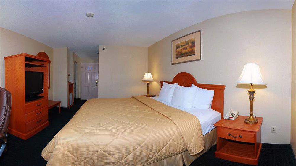 Giles Hotel Inn And Suites Pulaski المظهر الخارجي الصورة